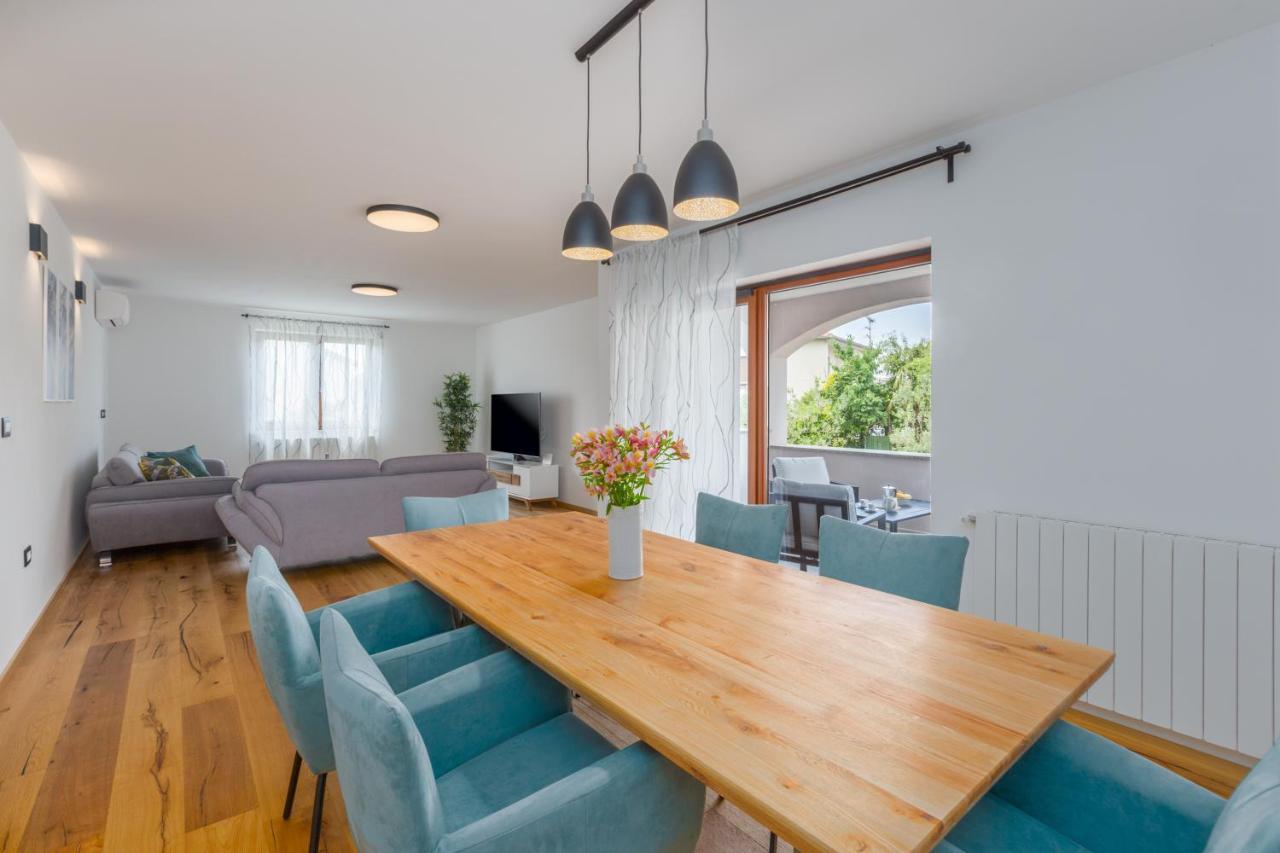 Es Residence 罗维尼 外观 照片