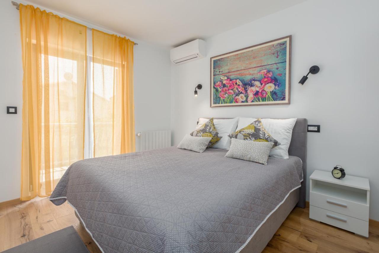 Es Residence 罗维尼 外观 照片